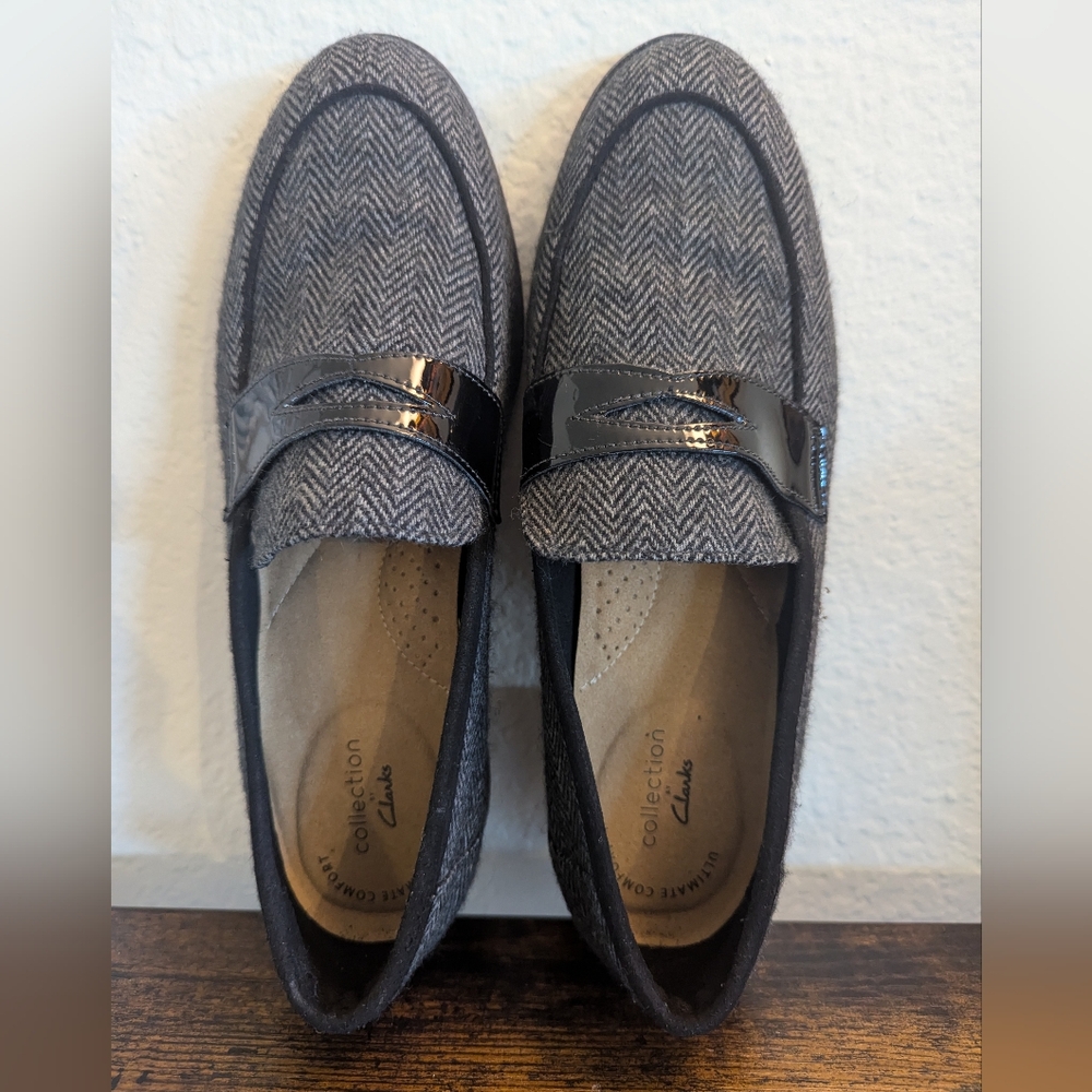 Clarks Ultimate Comfort Herringbone Loafers - Picture 2 of 10